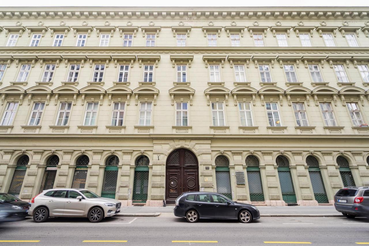 Bpr Adagio Design Home With A/C Будапеща Екстериор снимка